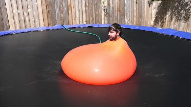 Submerged inside a 6ft Water Balloon - The Slow Mo Guys 4K смотреть онлайн