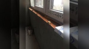 Установка подоконника на балконе.