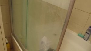 Чистка пароочистителем душевой двери в ванной комнате. Пароочиститель Karcher SC 2 / Керхер SC 2