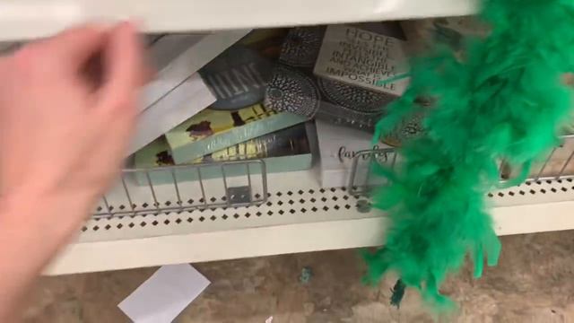 DOLLAR TREE SHOPPING!!! *NEW* MAKEUP•SUMMER DECOR•CUTE SOCKS•FURRY PILLOWS смотреть онлайн