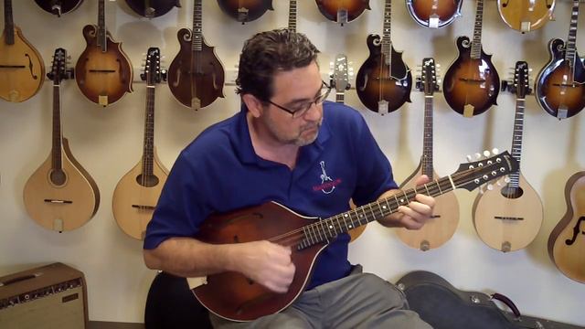 Eastman MDO305 Octave Mandolin смотреть онлайн