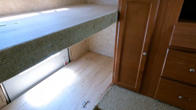 SOLD! 2005 Skyline Nomad 3210 Travel Trailer, Slide, Quad Bunks, Sleeps 10 , Back Row Bargain $9,50 смотреть онлайн