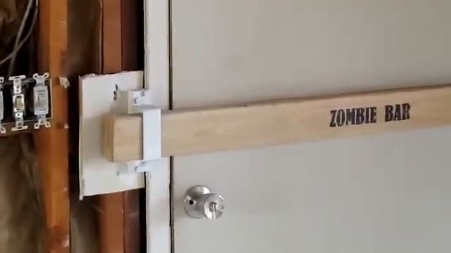 ZOMBIE-BAR Door Barricade Kit смотреть онлайн