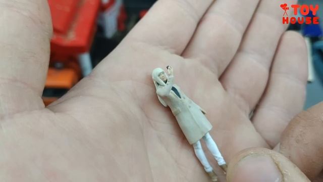 Реалистичные фигурки людей масштаб 1/43! Где купить! Строю город для машинок моделек! Про машинки! смотреть онлайн