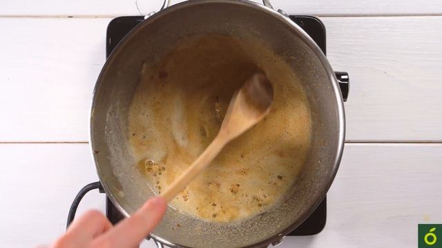 СУП С БРОККОЛИ И СЫРОМ В ХЛЕБНОЙ ТАРЕЛКЕ смотреть онлайн