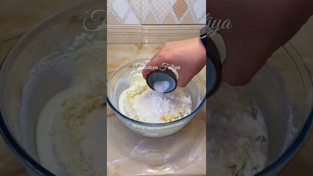 Вкусный творожный крем! Отлично подойдет для сборки и украшения тортов. смотреть онлайн