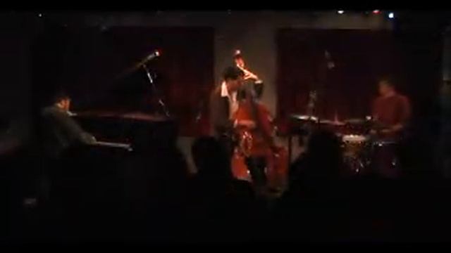 Manos Hadjidakis' Thalassa Platia by Trioism смотреть онлайн