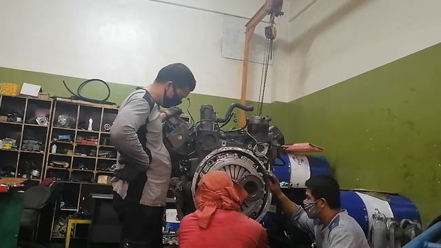 Fixed clutch lining and starter of Mercedes benz actros 2040 mp3 смотреть онлайн