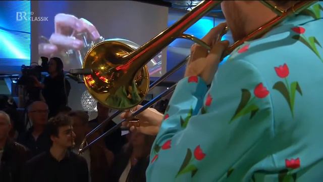 Buffzack / Huttenwang, city of peace and love - Lounge am Lenbachplatz 2017 смотреть онлайн