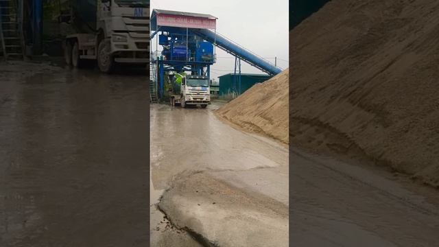 Big Howo Concrete Mixer Truck #short Daily Life Vlog - Track 55 смотреть онлайн
