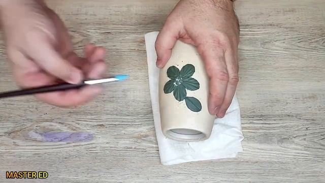 ШИКАРНАЯ ИДЕЯ ИЗ БАНОК ОТ СМЕТАНЫ? НИКТО НЕ ПОВЕРИЛ, ЧТО Я ИЗ НИХ СДЕЛАЛ? ВАЗА СВОИМИ РУКАМИ DIY смотреть онлайн