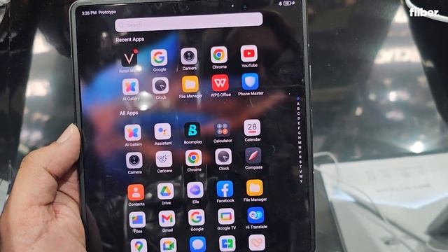 Tecno Phantom V Fold hands-on and first impressions: 79,999 रूपए में foldable phone? смотреть онлайн