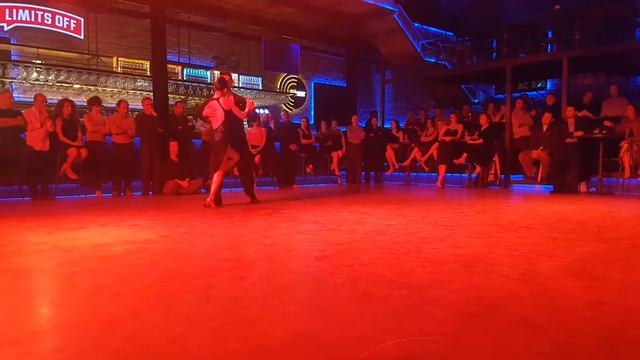 Rafael Bittencourt y Roxane Camargo Viejo porton - Istanbul 2017 смотреть онлайн