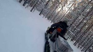 Мототолкач на 380 гусенице везёт двоих 100+100 кг.