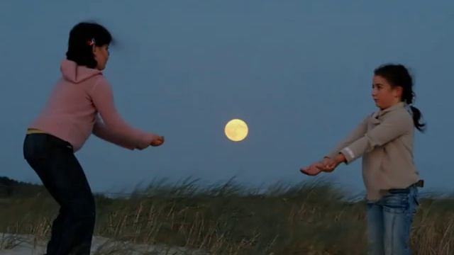 ИГРЫ С ЛУНОЙ (фото Лорана Лаведера)