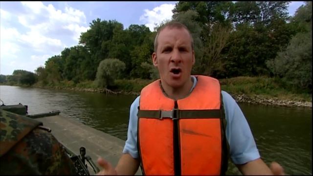 M3 Amphibious Rig … World’s greatest pontoon bridge? смотреть онлайн