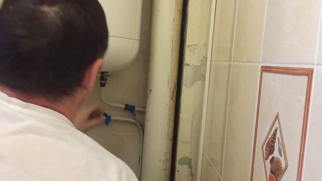 Видео №95. Слив воды из бака титана Реал смотреть онлайн