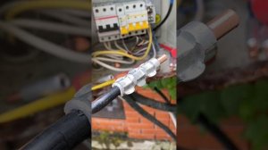 Замена вводного автомата под напряжением с опресовкой СИП.