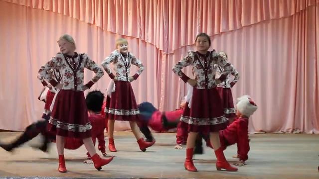 "Казачий пляс" Ансамбль танца "ЮТЭКС" смотреть онлайн
