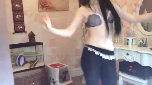 Узбечка танцует отдуши