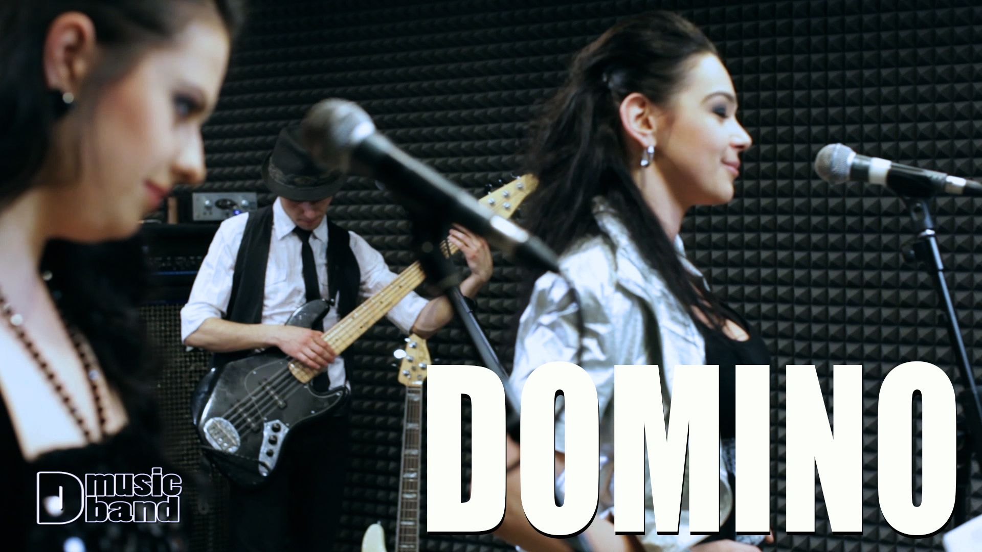 D.Music Band - Domino