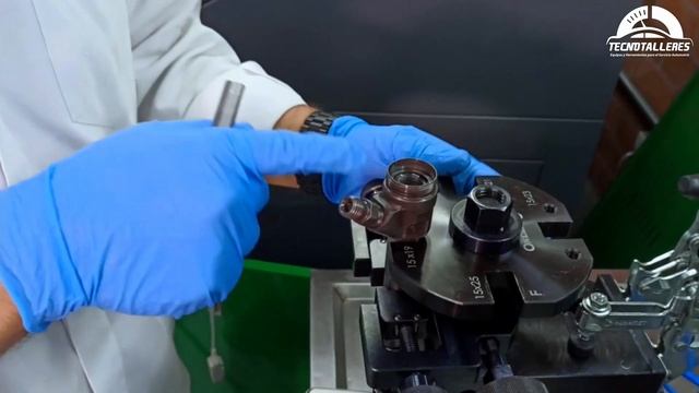 TECNOTALLERES - DESARMAR UN INYECTOR BOSH MAGNÉTICO UTILIZANDO EL CLAMPING PARA INYECTORES смотреть онлайн