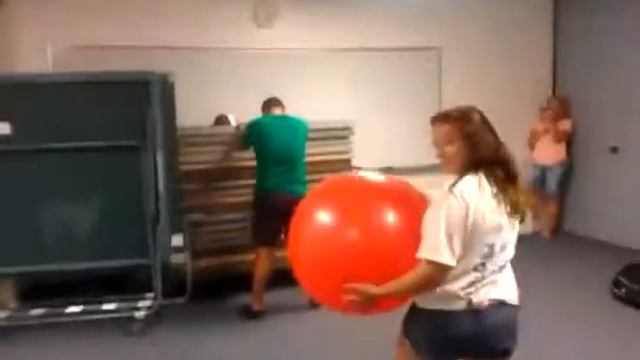 Pilates Ball Joke смотреть онлайн