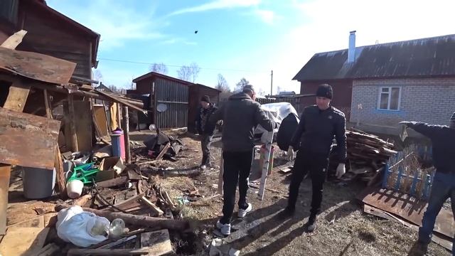 Ломаем Сарай у Дяди Юры / Субботник Убираемся НА Участке Бригадой | Перезалив смотреть онлайн