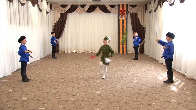 Едут едут по Берлину наши казаки( танец).mp4 смотреть онлайн