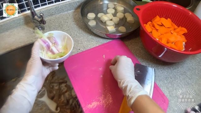 蓮藕排骨湯（舒緩壓力情緒，預防失眠，潤肺，增強免疫力等功效）