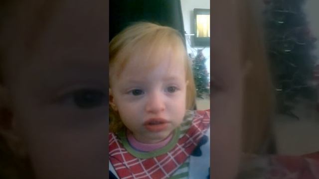 Ника 1год и 11 месяцев,рассказывает стихи смотреть онлайн