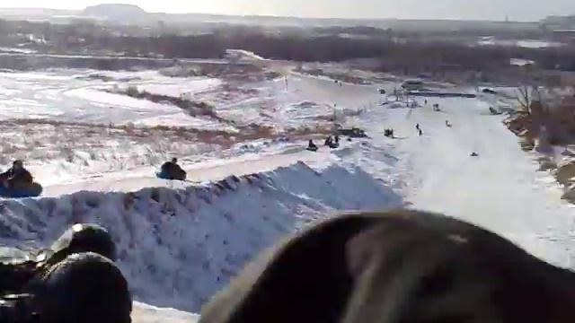 катание на тюбингах (зима-весна 2012) смотреть онлайн