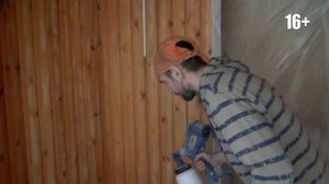 Как покрасить старую вагонку. Чем покрасить вагонку в белый цвет. Краскопульт или валик. Дача 70 16