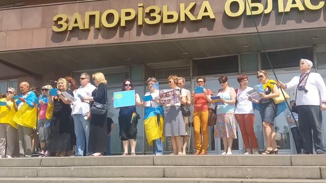 В Запорожье пели гимн татар смотреть онлайн