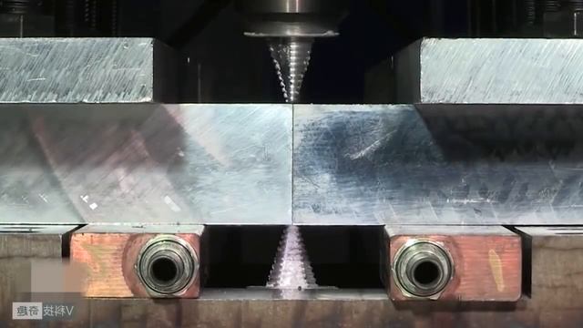 Я ЗАЛИП И ПЕРЕМАТЫВАЛ ТРИЖДЫ УДИВИТЕЛЬНАЯ ОБРАБОТКА МЕТАЛЛА смотреть онлайн