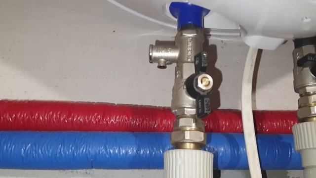 Как слить воду с бойлера для чистки бака. смотреть онлайн