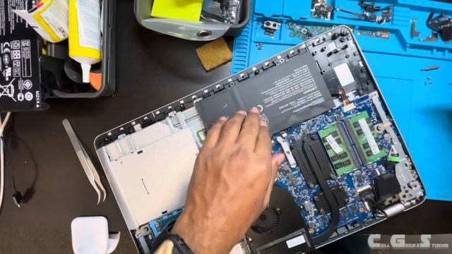 HP Envy M7 Notebook Battery Replacement in 5 Minutes | Cell Geeks Studio смотреть онлайн