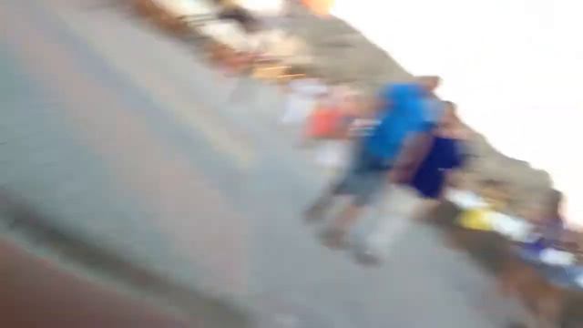 Рядом жопа а маленький пупс танцует смотреть онлайн