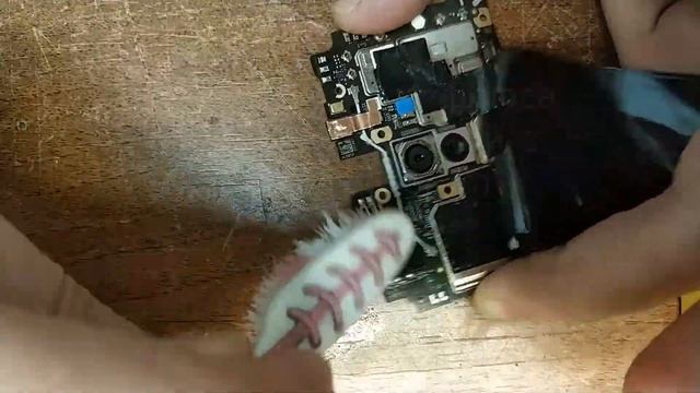 Xiaomi Pocophone F1 | Пропадает звук в наушниках