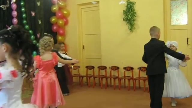 Танец выпускников.avi смотреть онлайн