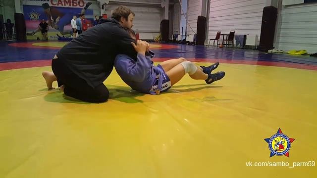 Выход на удержание со стороны головы. смотреть онлайн