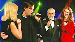 Вахтанг Кикабидзе и Валерий Меладзе с обеими ведущими "Музыкального ринга" в ФИНАЛЬНОЙ ПЕСНЕ