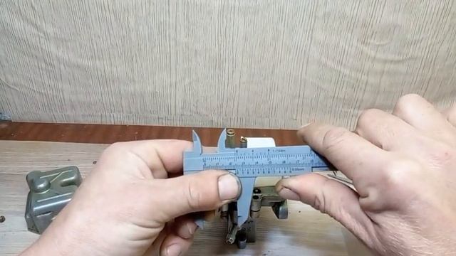 Регулировка уровня топлива мото карбюратора К- 65 г. смотреть онлайн