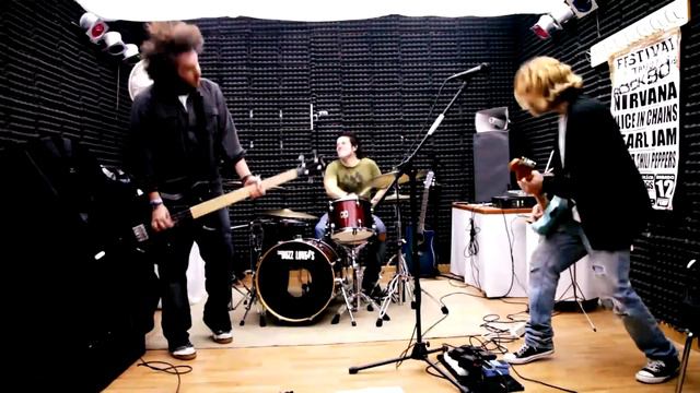 THE BUZZ LOVERS / LOVE BUZZ (music Video)