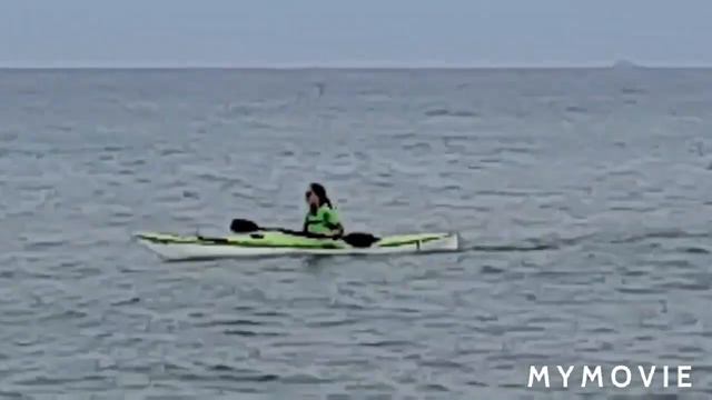 Виареджио 🏝что творится на пляже 🌴сегодня в день Республики Италии 🌊🏊♀️🏝 смотреть онлайн