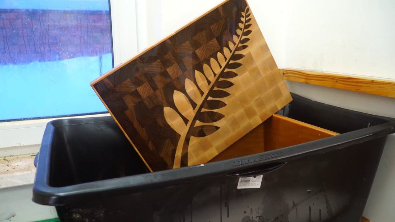 End grain cutting board with the New Zealand silver fern смотреть онлайн