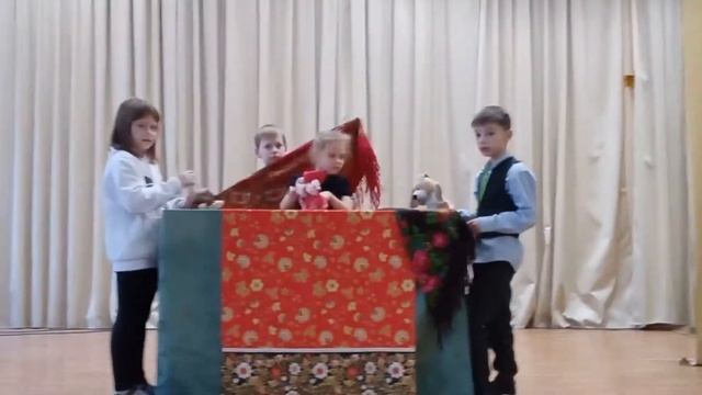 Кукольный спектакль "Сказка про Лису и Зайца" Театр кукол "Петрушка", 1 класса Д смотреть онлайн