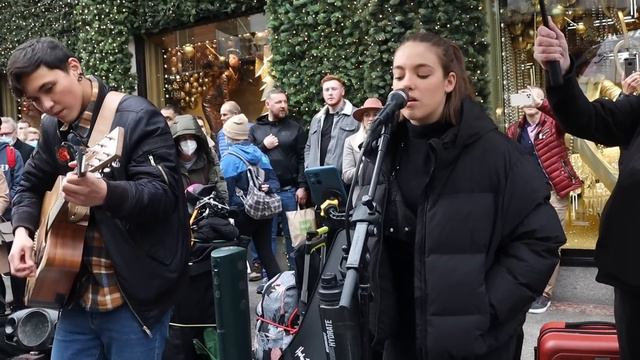 IRISH STREET PERFORMER WOWS CROWD | Lady Gaga & Bradley Cooper - Shallow | Allie Sherlock cover смотреть онлайн