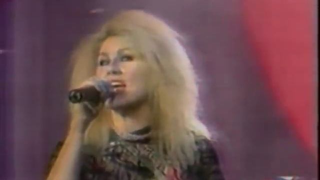 Люби меня по-французски "Love Radio" смотреть онлайн