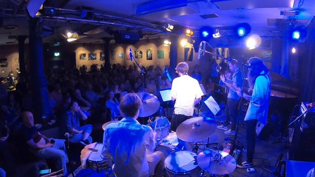 Dani Scheffels Quintet - Roundhouse Kick (live @Unterfahrt) смотреть онлайн